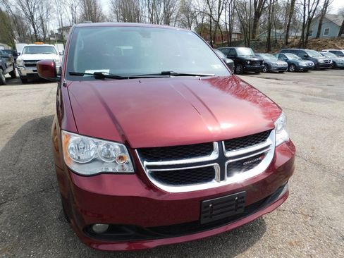 Used 2020 Dodge Grand Caravan SXT FWD image 8