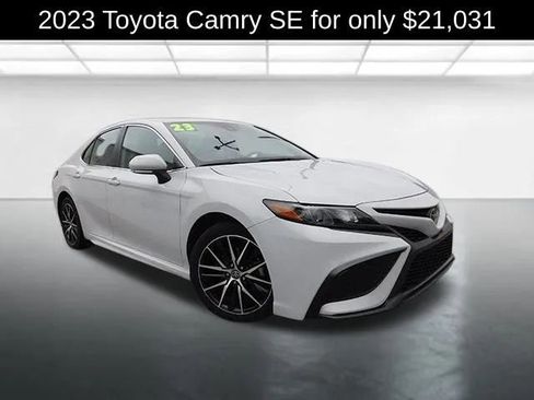 Used 2023 Toyota Camry SE image 1