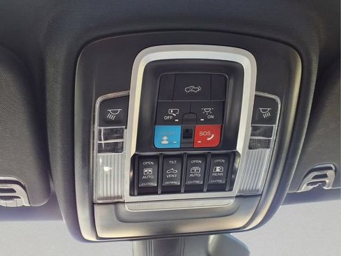 Used 2025 RAM 1500 Limited AWD/4WD image 39