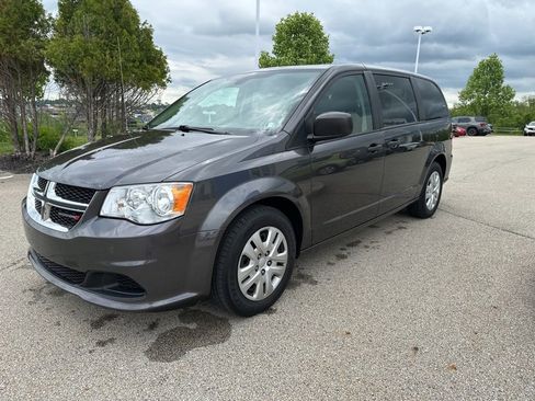 Used 2019 Dodge Grand Caravan SE FWD image 8