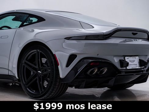 Used 2025 Aston Martin V8 Vantage Coupe image 11