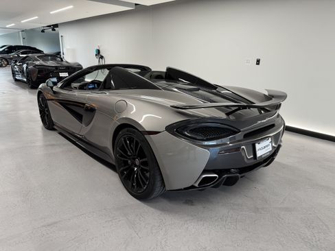 Used 2018 McLaren 570S Spider RWD image 18