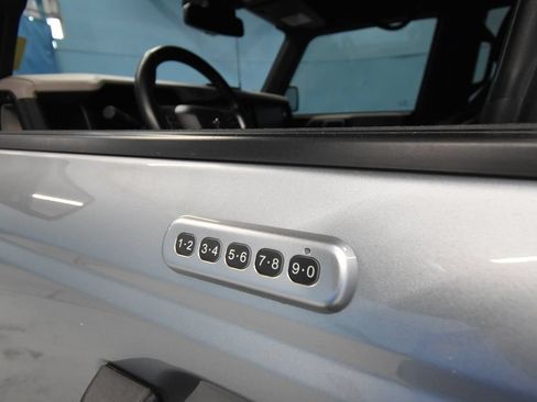 Used 2023 Ford Bronco Wildtrak AWD/4WD image 4