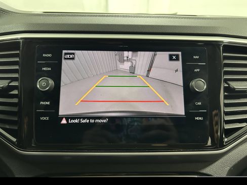 Used 2023 Volkswagen Atlas SEL R-Line AWD/4WD image 9