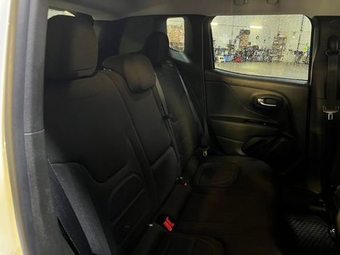 Used 2022 Jeep Renegade Latitude w/ Convenience Group AWD/4WD image 26