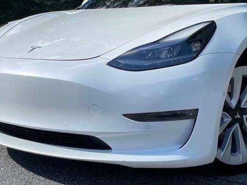 Used 2022 Tesla Model 3 Long Range AWD/4WD image 3