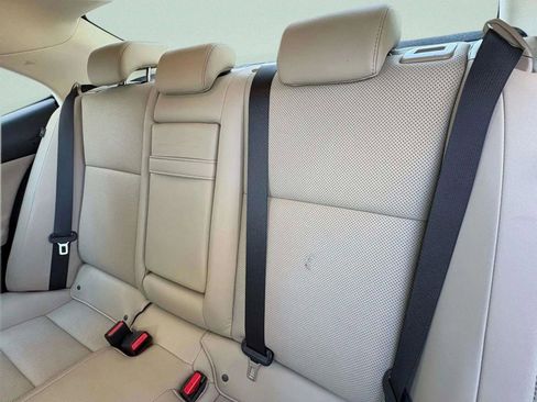 Used 2017 Lexus IS 300 F Sport image 19