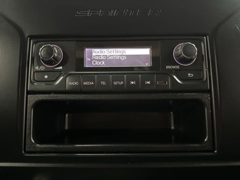 Used 2019 Freightliner Sprinter 144 image 17