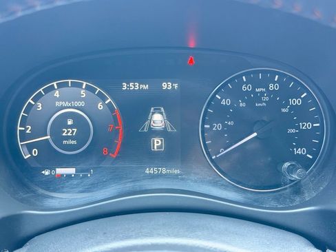 Used 2023 Nissan Kicks SR w/ SR Premium Package FWD image 29