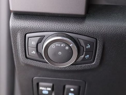 Used 2019 Ford F150 XLT w/ Equipment Group 302A Luxury AWD/4WD image 19
