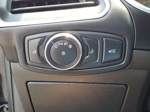 Used 2018 Ford Edge Titanium w/ Equipment Group 301A AWD/4WD image 17