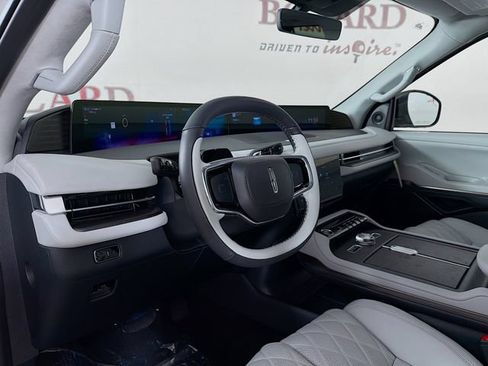 New 2026 Lincoln Navigator L Black Label AWD/4WD image 9