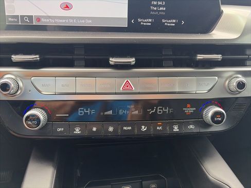 Used 2025 Kia Telluride LX FWD image 19