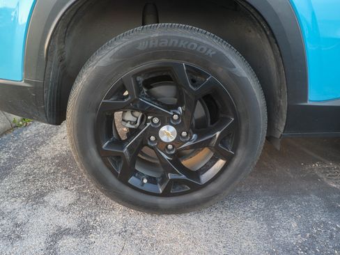 Used 2025 Chevrolet Trax LS w/ LS Convenience Package FWD image 12
