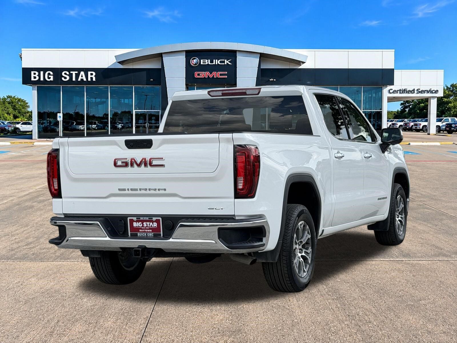 Used 2026 GMC Sierra 1500 SLT RWD image 5