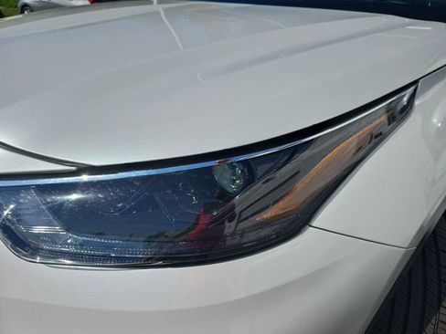 Used 2023 Toyota Highlander XLE FWD image 33