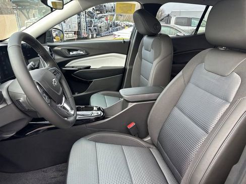 New 2026 Chevrolet Trax LT w/ Driver Confidence Package image 30