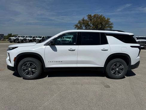 Used 2026 Chevrolet Traverse LT w/ Driver Confidence Package image 2