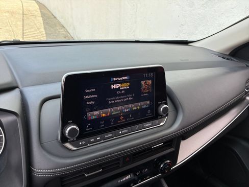 Used 2025 Nissan Rogue SV FWD image 20