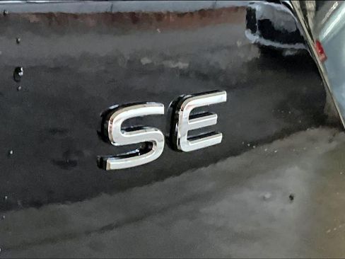 New 2026 Volkswagen Atlas SE image 25