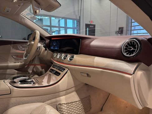 Used 2018 Mercedes-Benz E 400 4MATIC Coupe image 32