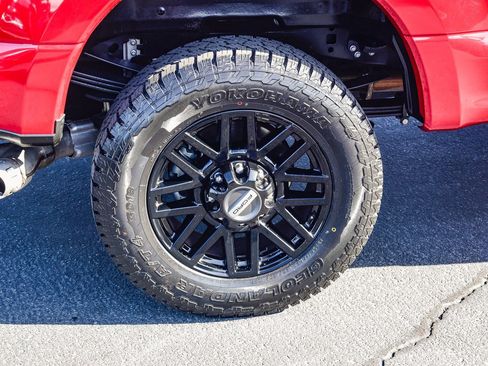 Used 2022 Ford F350 Lariat w/ Black Appearance Package image 8