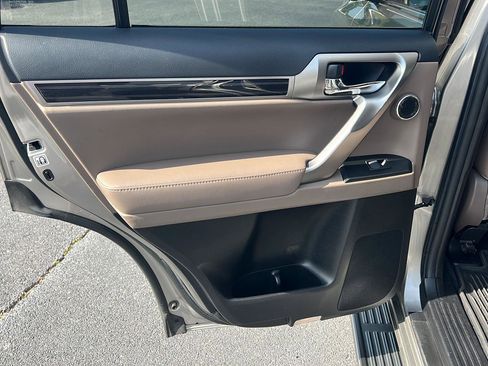 Certified 2023 Lexus GX 460 Luxury w/ Sport Design Package AWD/4WD image 18