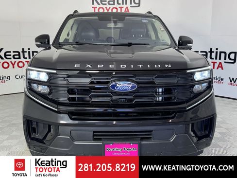 Used 2025 Ford Expedition Active image 10