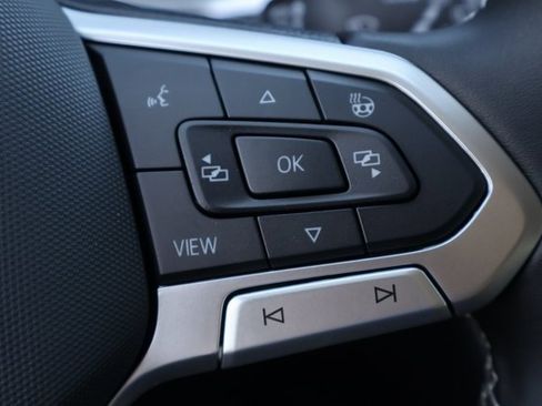 New 2025 Volkswagen Taos SE image 21