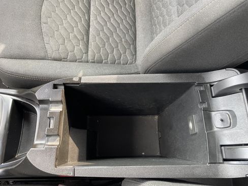 Used 2018 Chevrolet Equinox LT FWD image 39