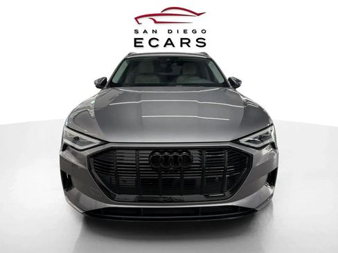 Used 2022 Audi e-tron Premium Plus image 2