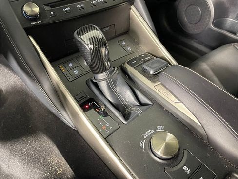 Used 2018 Lexus IS 350 F Sport image 9