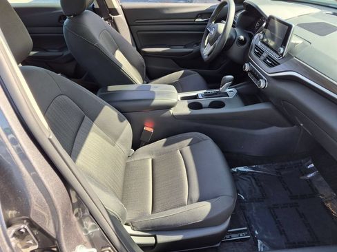 Used 2025 Nissan Altima 2.5 SV FWD image 28