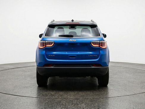 Used 2025 Jeep Compass Limited image 7