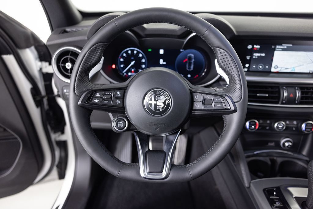 New 2025 Alfa Romeo Stelvio Sprint w/ Convenience Package AWD/4WD image 23