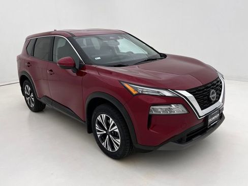 Used 2022 Nissan Rogue SV AWD/4WD image 2