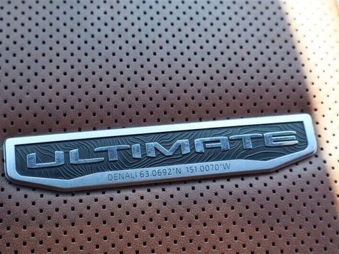 Used 2025 GMC Sierra 3500 Denali Ultimate AWD/4WD image 27