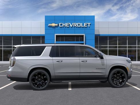 New 2026 Chevrolet Suburban RST AWD/4WD image 5