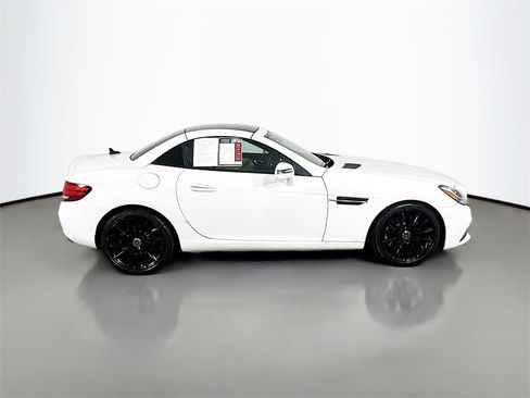 Used 2020 Mercedes-Benz SLC 300 SLC 300 image 7