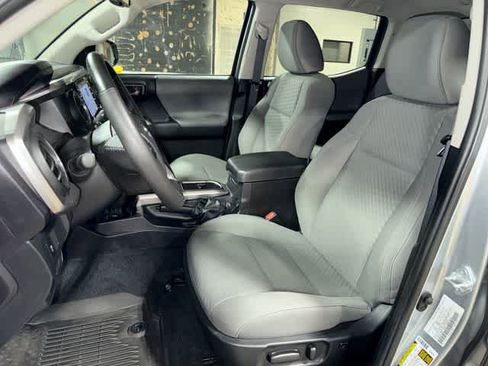 Certified 2023 Toyota Tacoma SR5 AWD/4WD image 15