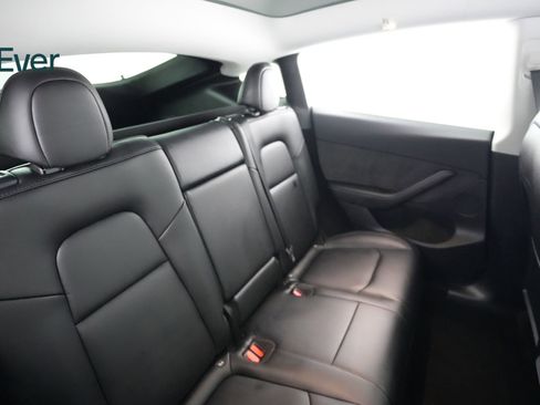 Used 2023 Tesla Model Y Long Range image 5