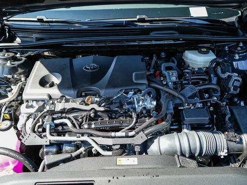 Used 2025 Toyota Camry SE FWD image 25