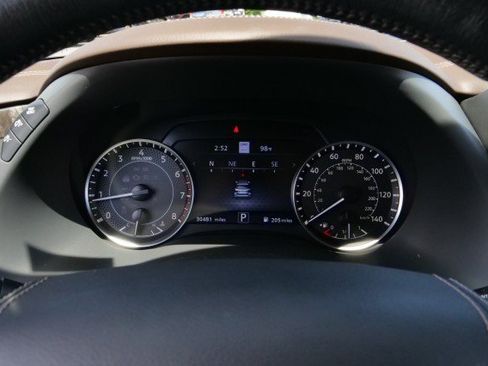 Used 2023 Nissan Armada Platinum w/ Captain's Chairs Package RWD image 12