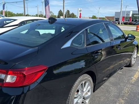 Used 2018 Honda Accord LX image 10