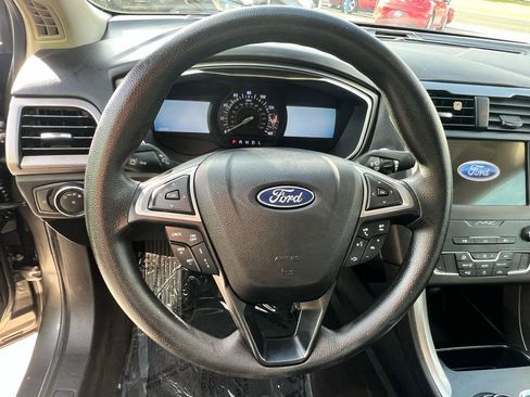 Used 2020 Ford Fusion SE FWD image 8