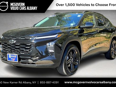 Used 2025 Chevrolet Trax ACTIV w/ Sunroof Package image 1