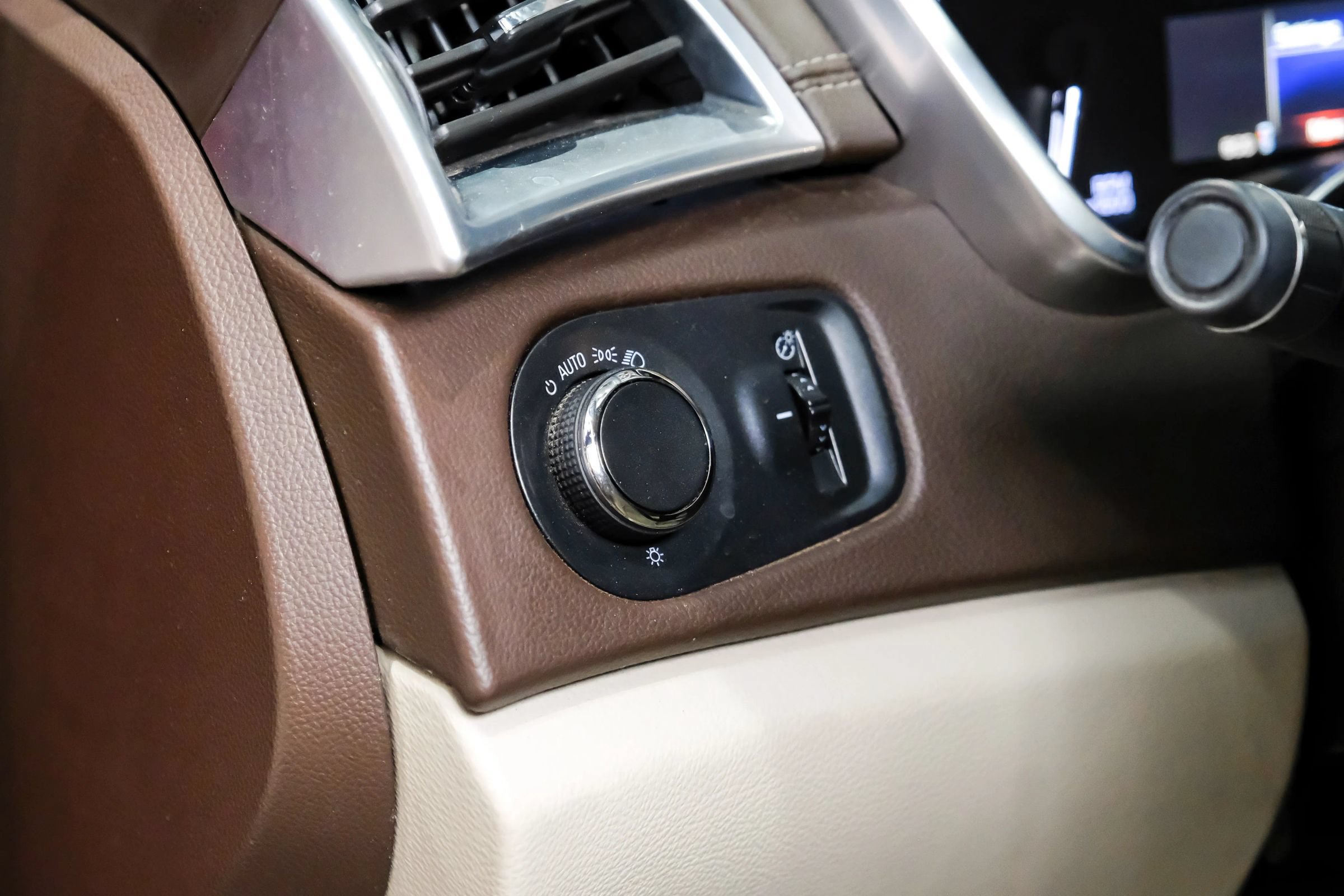 Used 2016 Cadillac SRX Luxury FWD image 33
