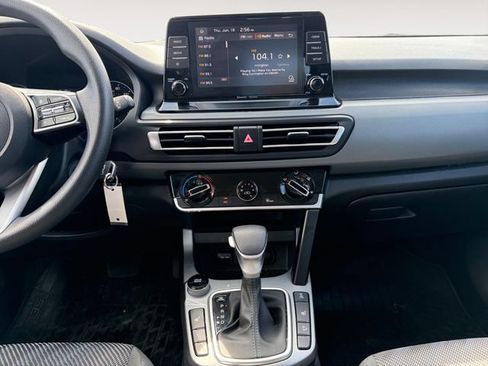 Used 2023 Kia Seltos LX AWD/4WD image 11