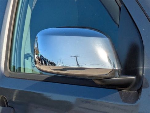 Used 2019 Nissan Frontier SV image 12