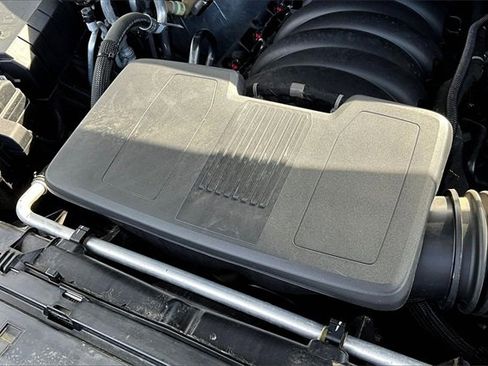 Used 2023 Chevrolet Tahoe Z71 w/ Luxury Package image 35